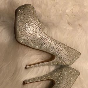 Delicacy Rhinestone Heels
